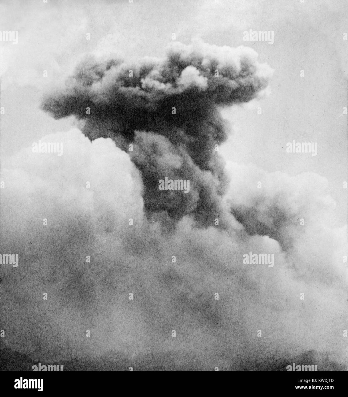 Mushroom smoke column of Mont Pelee, Martinique, a French territory in Caribbean in June 1902. The volcano began erupting on April 23, 1902, and continued with increasing force until before the fatal pyroclastic flow of June 8, 1902 (BSLOC 2017 17 61) Stock Photo