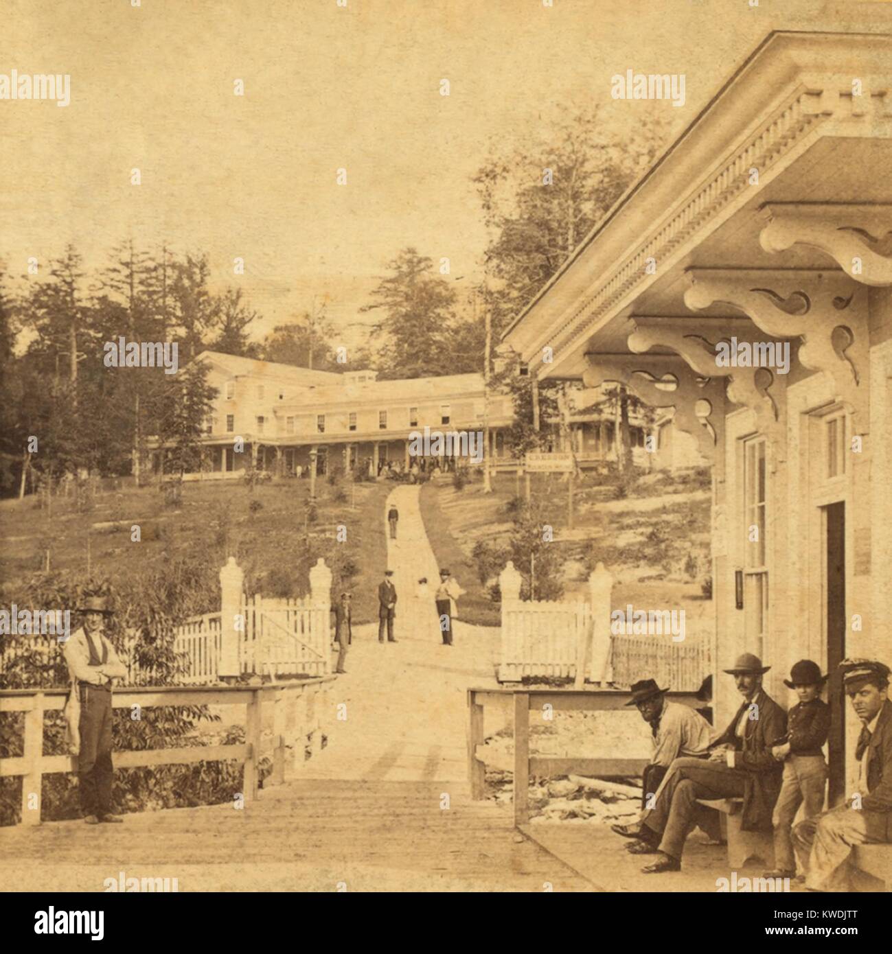 Guests at the Cresson Mountain House, a summer resort in the Pennsylvanias Allegheny Mountains. Johnstown Flood and 2,209 deaths in May 1889 was caused by negligence at a resort owned by the Pennsylvania Railroad (BSLOC 2017 17 69) Stock Photo