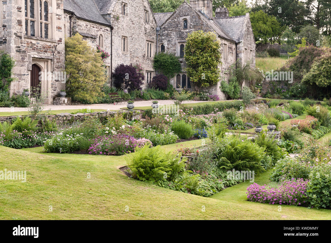 Tudor garden hires stock photography and images Alamy