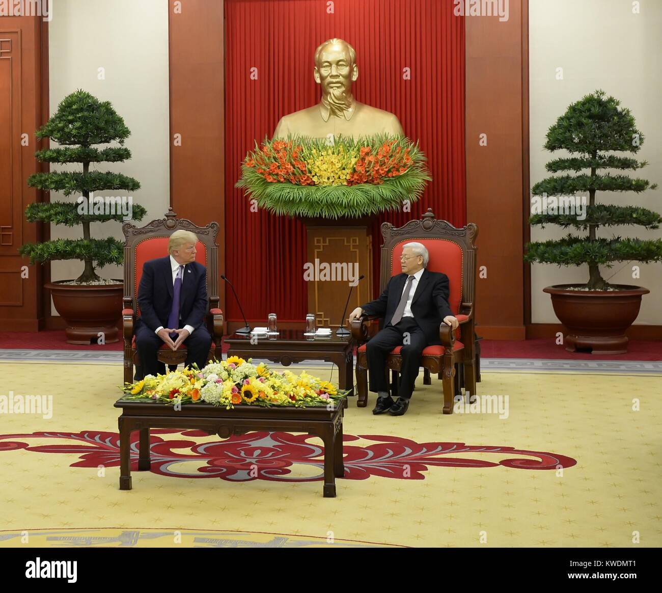 President Donald Trump at the Vietnam Communist Party Headquarters in Hanoi, Vietnam. On Nov. 12, 2017 he met with the Secretary General of the Communist Party, Nguyen Phu Trong (BSLOC_2017_18_49) Stock Photo
