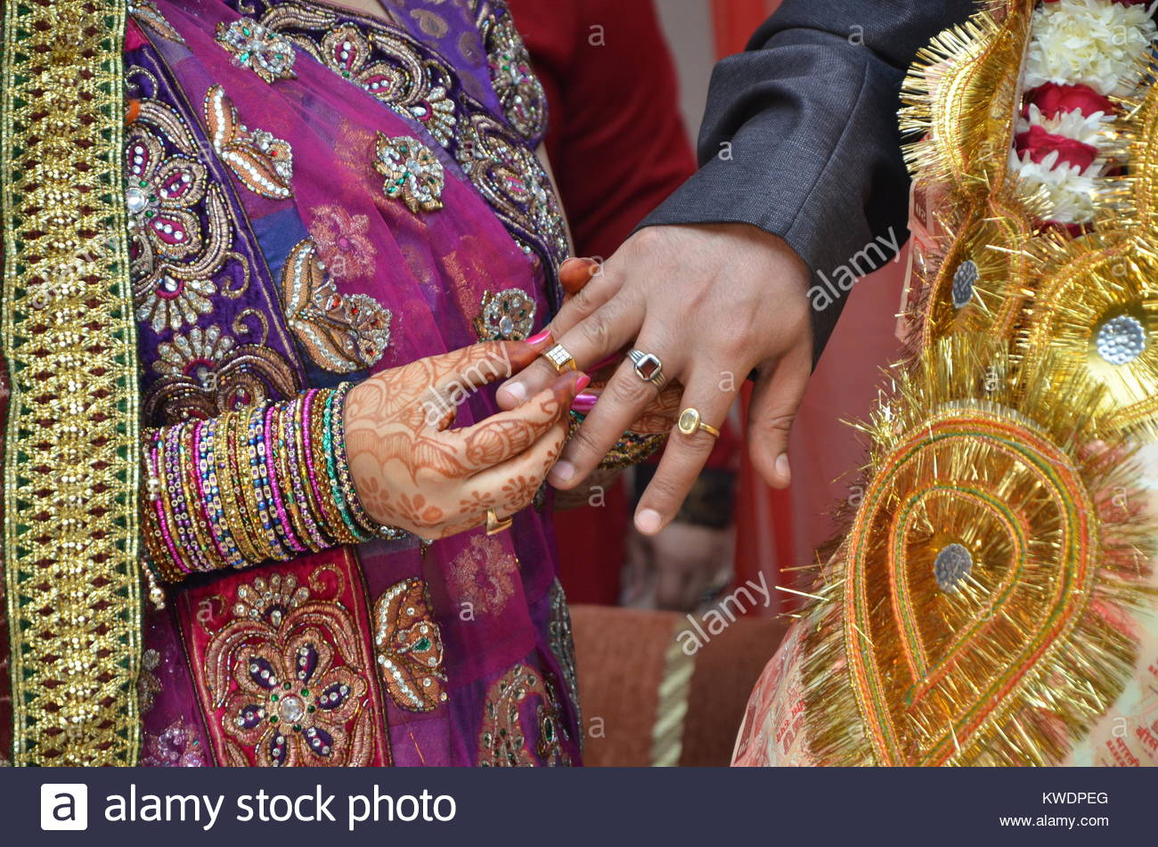 Lame Zwang Farbton indian ring ceremony Der Himmel schwindlig Katastrophe