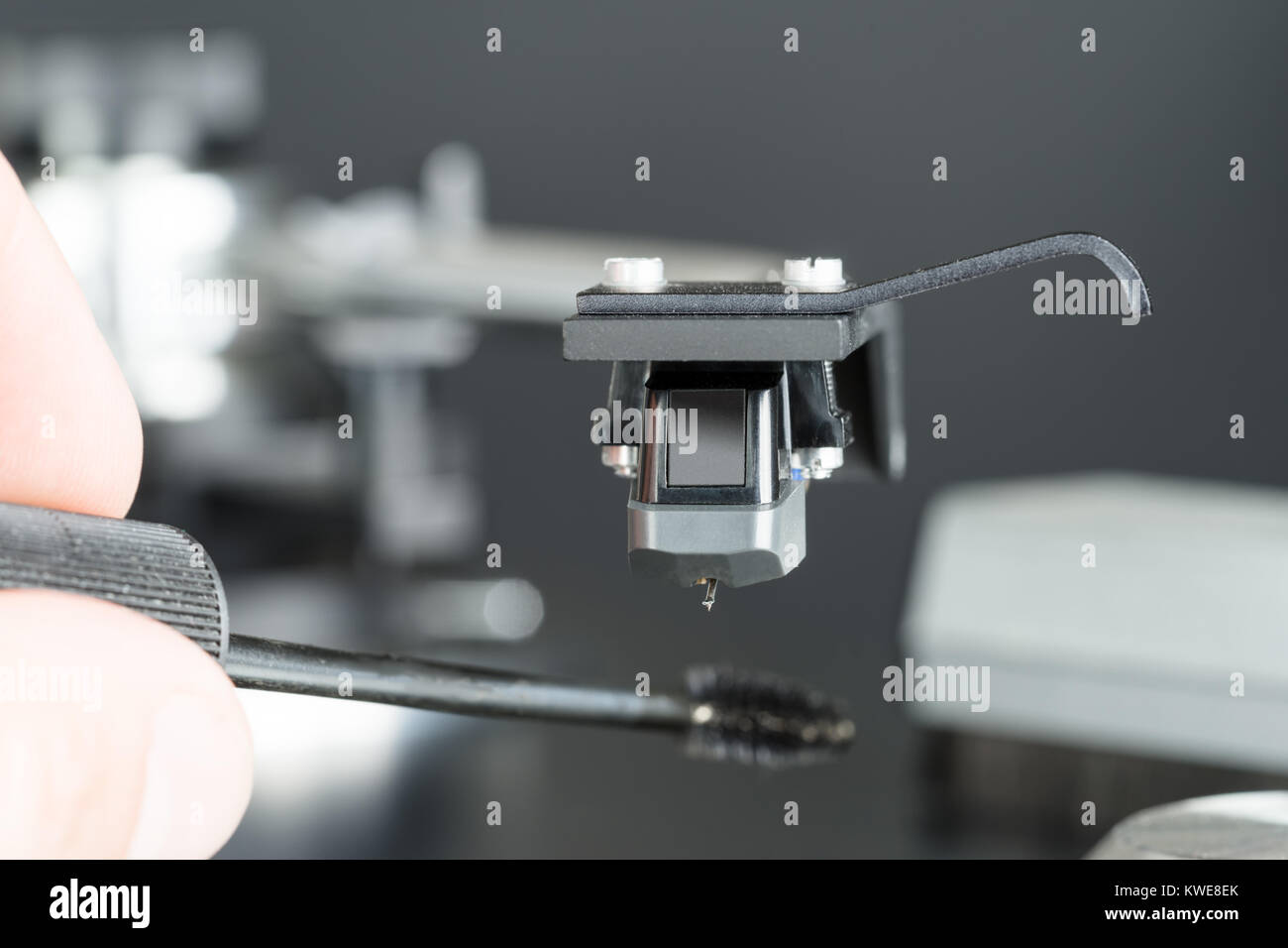 Turntable stylus needle tip cleaning closeup macro Stock Photo Alamy