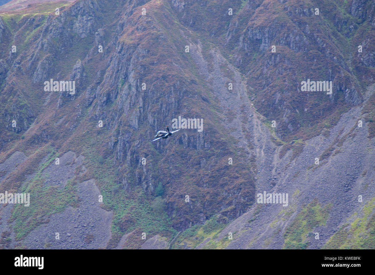 Royal Air Force BAe Systems Hawk 128 T.2 (ZK206) Disappearing Down the Valley Stock Photo