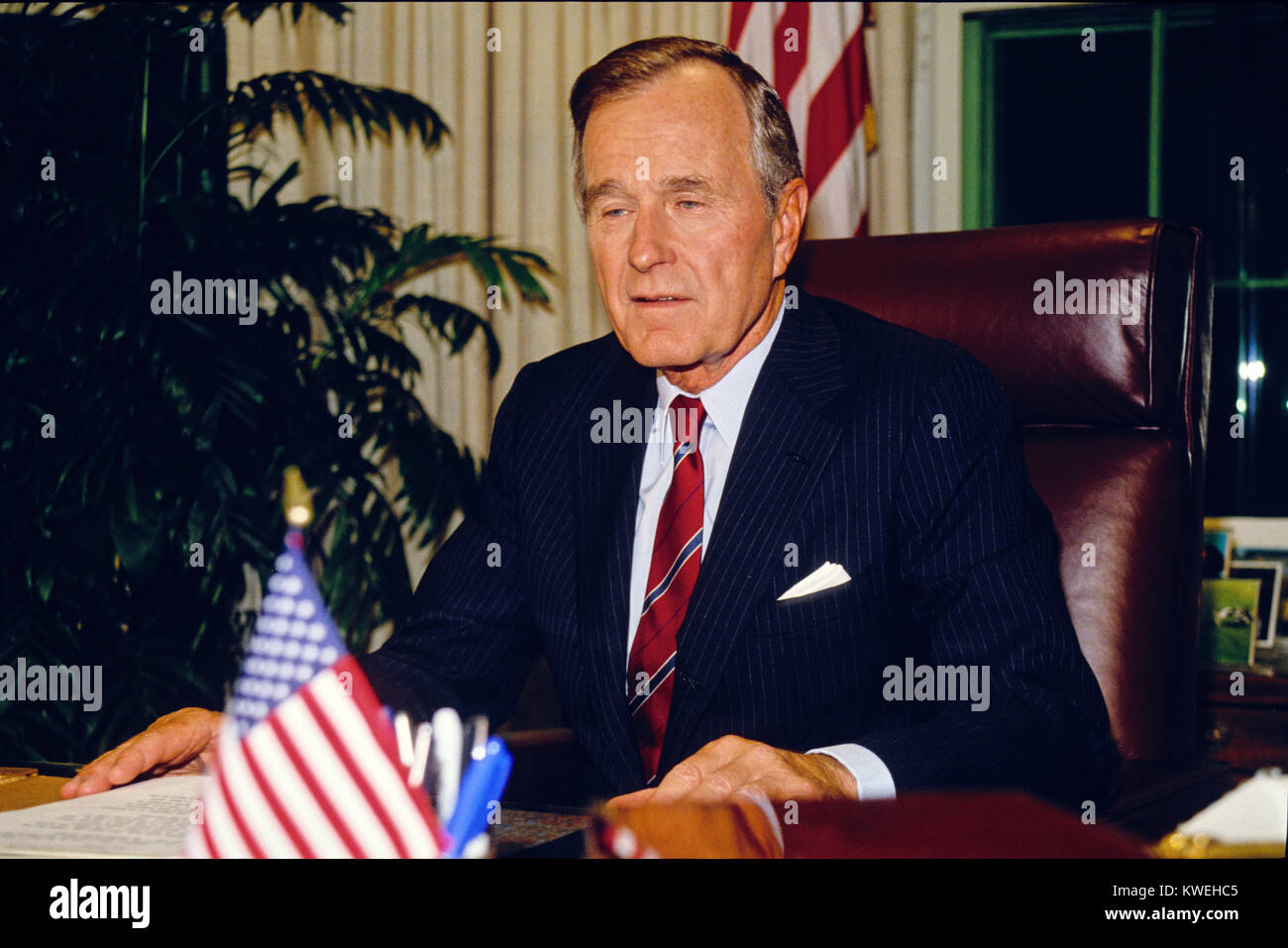 United States President George H.W. Bush poses for photographers after ...