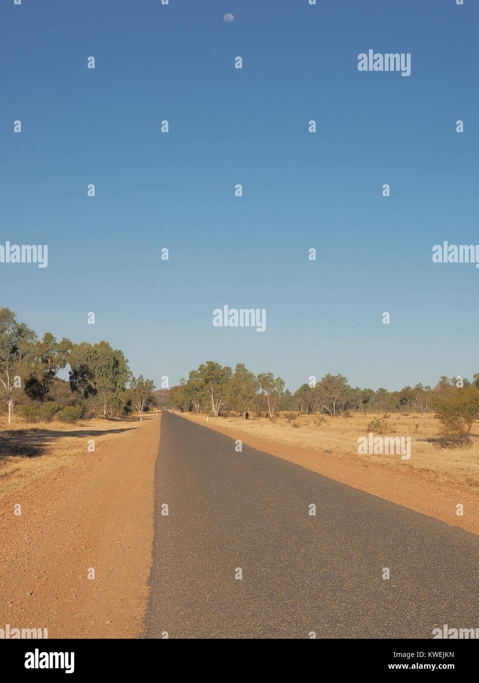 Endless Larapinta Drive road, Northern Territory, Australia 201t Stock