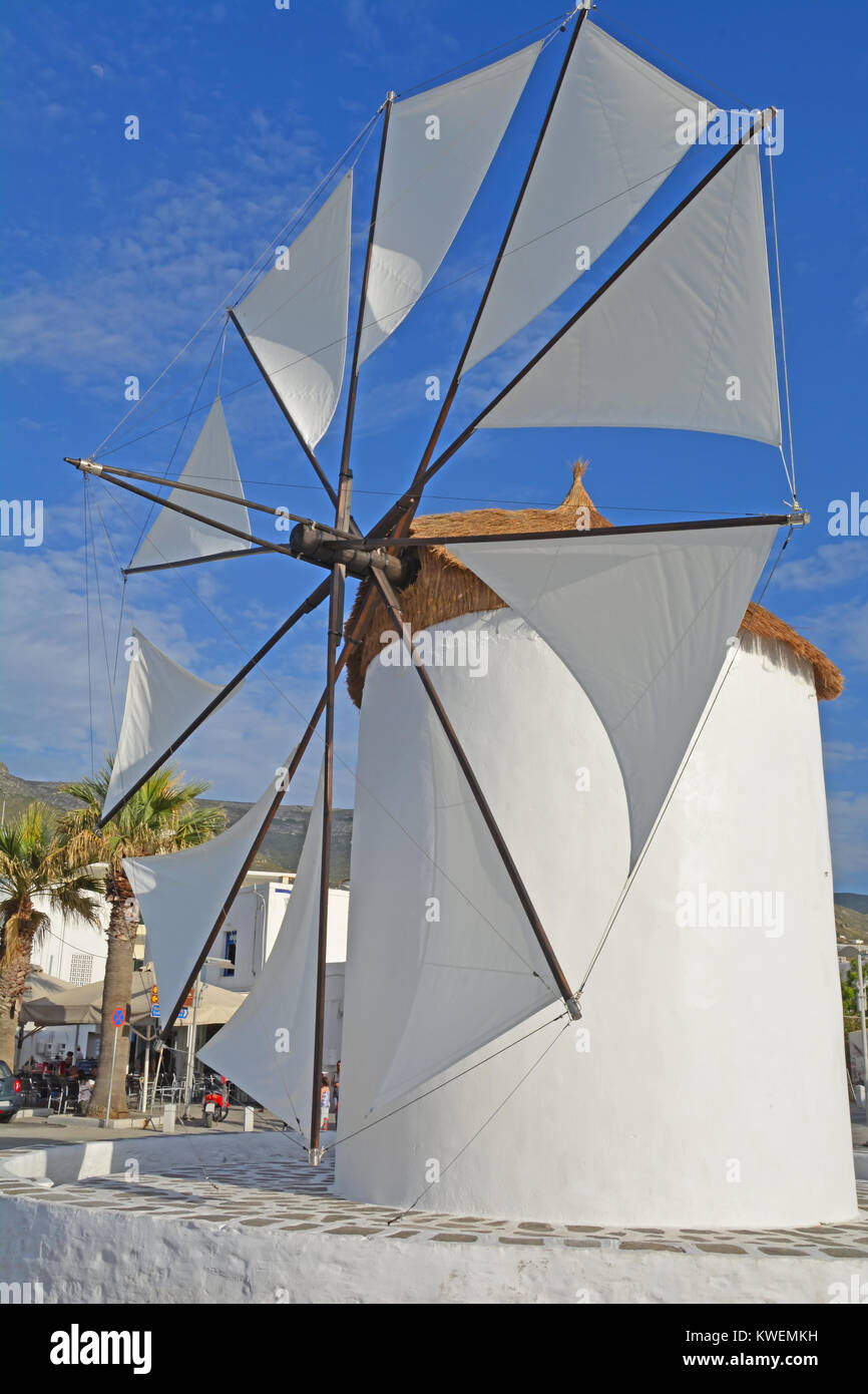 traditional-greek-windmill-with-thatched-roof-on-the-island-of-paros-KWEMKH.jpg
