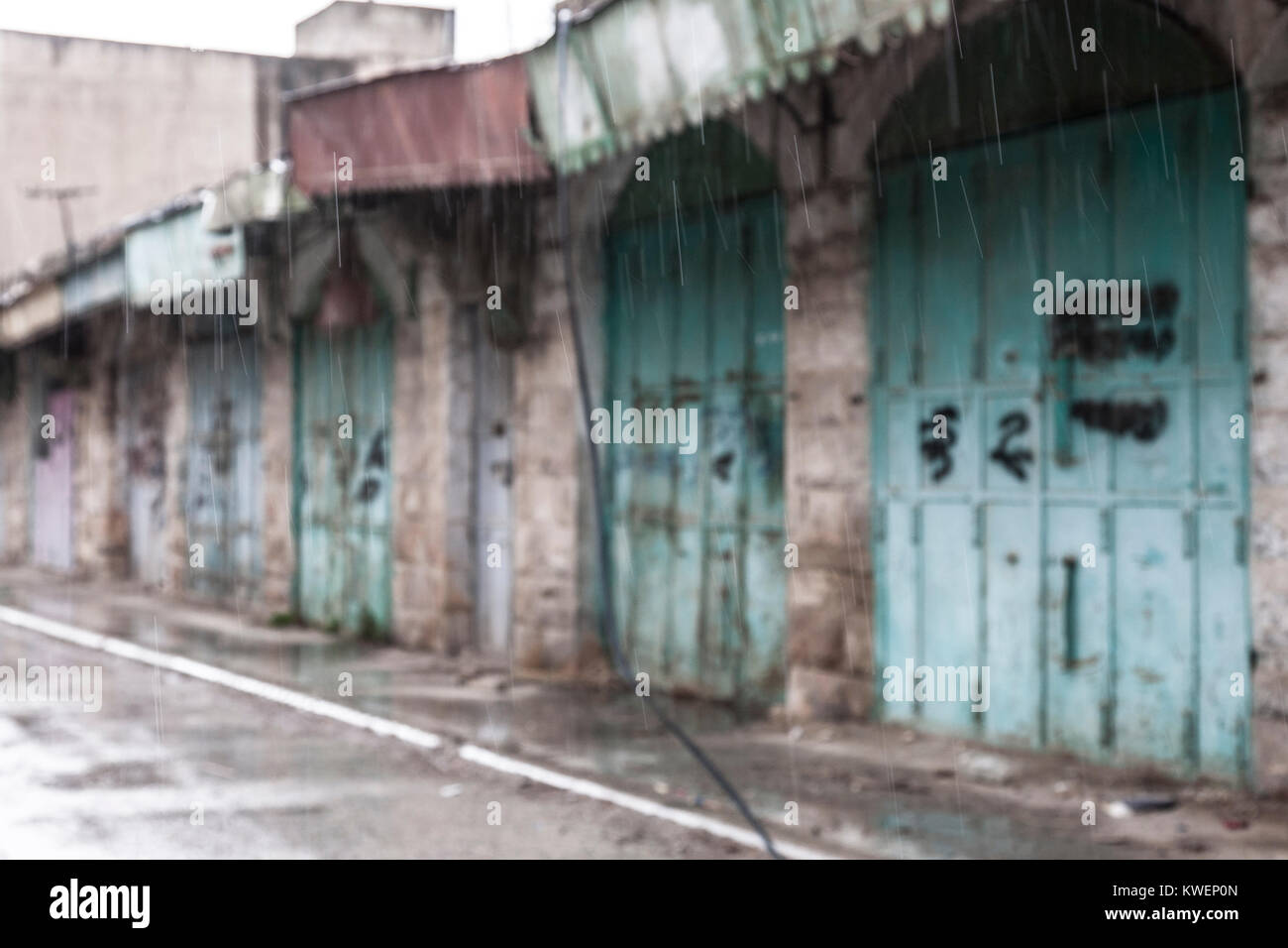 Abandoned palestinian shop hi-res stock photography and images - Alamy