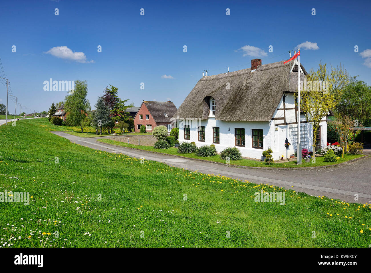 Houses in the Spadenlaender main dyke, 4 and marshy land, Hamburg, Germany, Europe, Haeuser am Spadenlaender Hauptdeich, Vier- und Marschlande, Deutsc Stock Photo