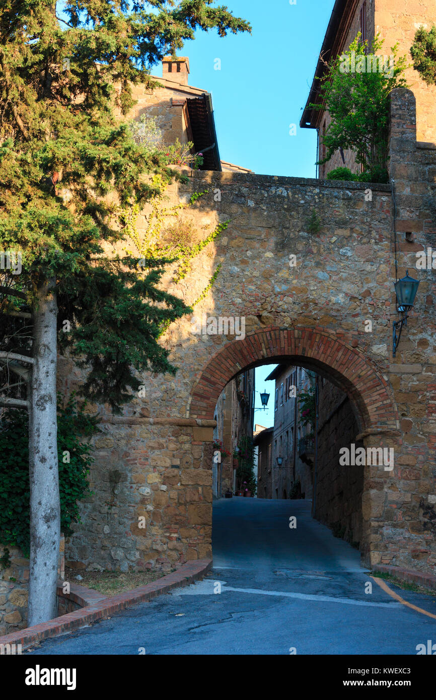 Street in Pienza italian medieval village, UNESCO World Heritage Site ...