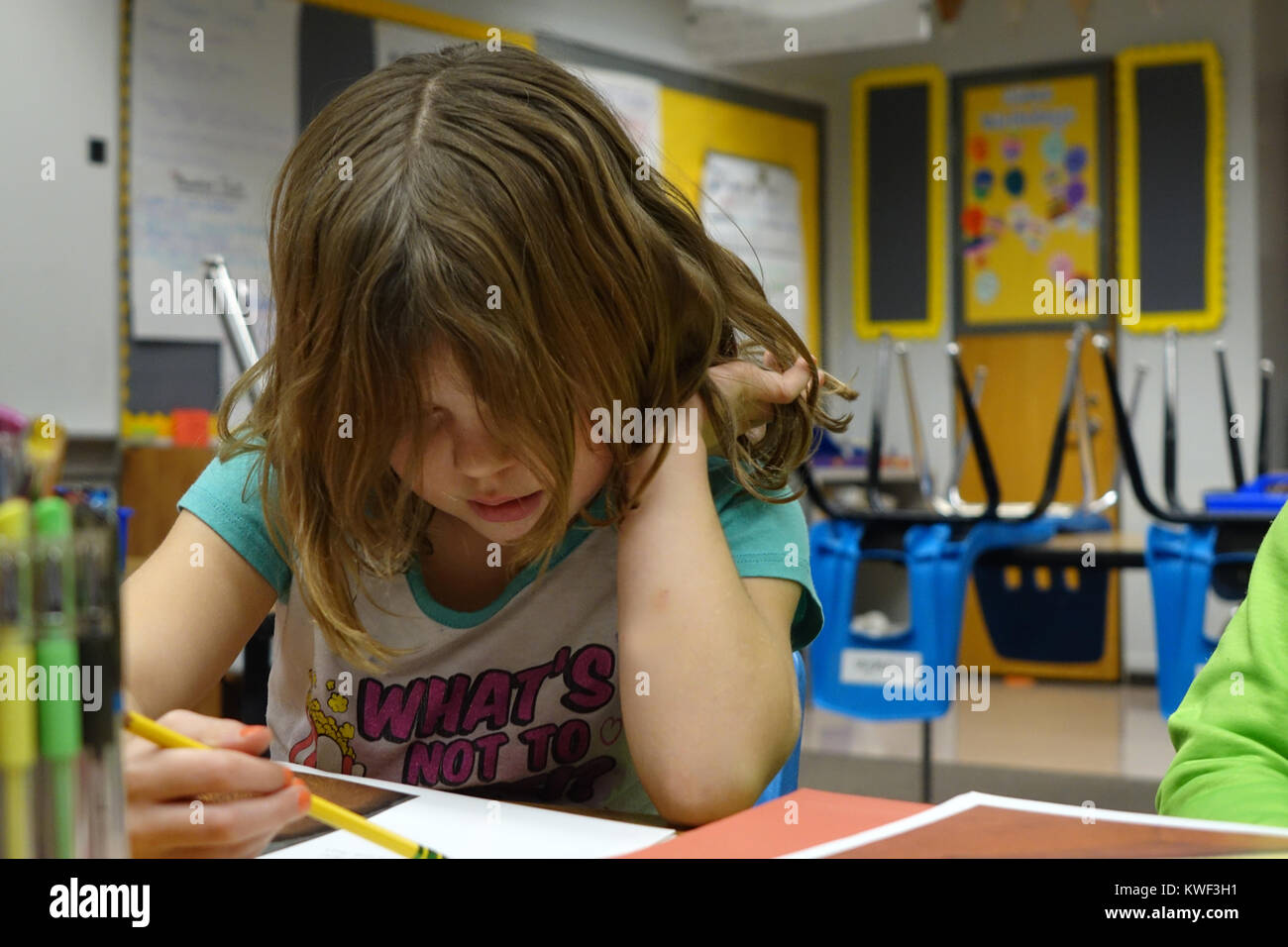 Elementary student hi-res stock photography and images - Alamy
