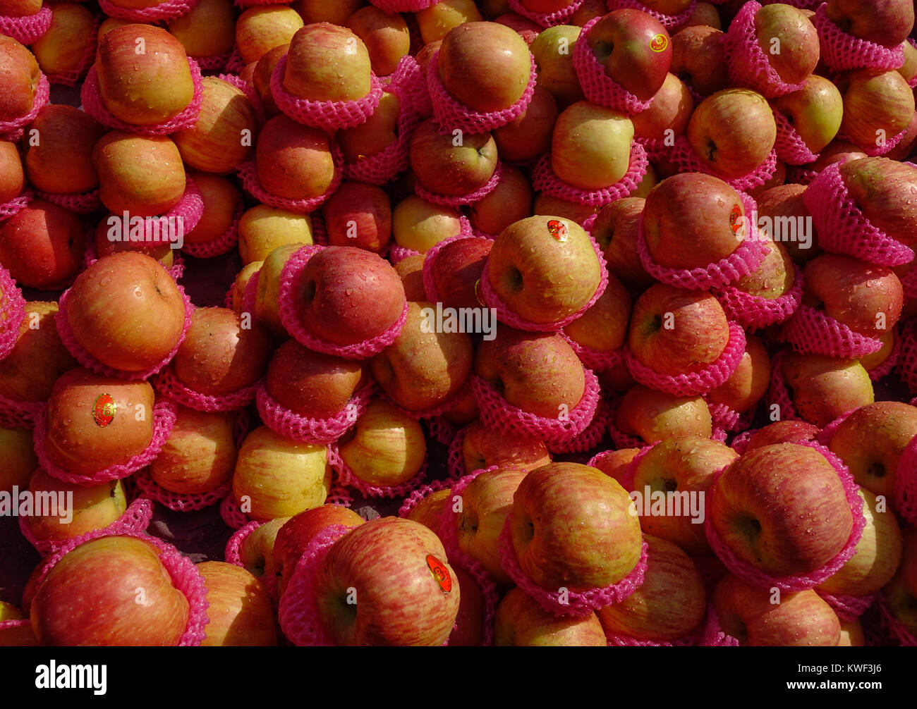Manila, Philippines Apr 12, 2017. Selling apple fruits at Chinatown