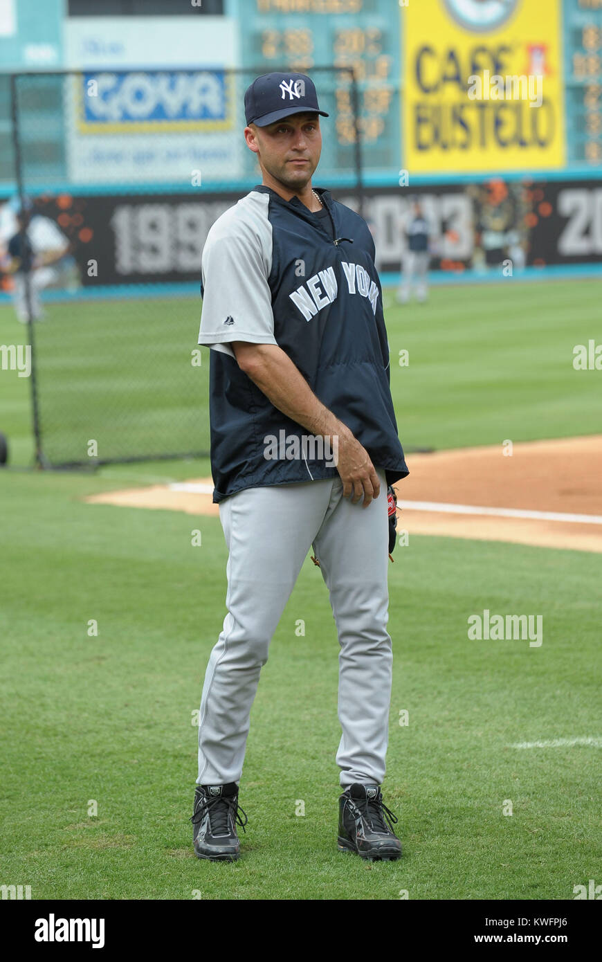 MIAMI, FL - JUNE 21: The New York Yankees warm up before their