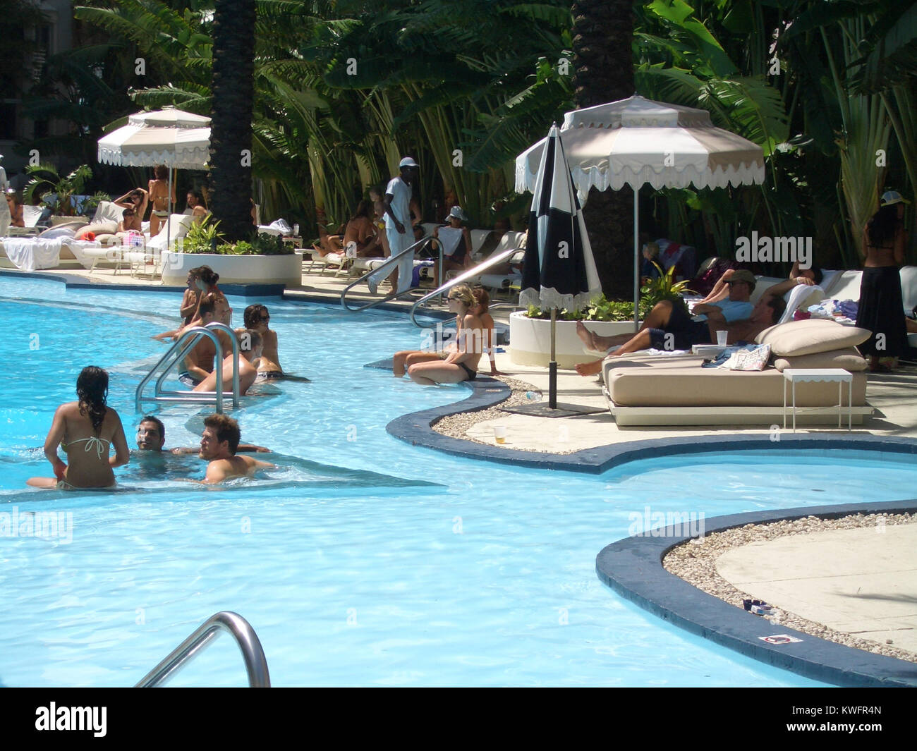 flirting games at the beach hotel orlando florida airport flirting games at the beach hotel orlando florida airport