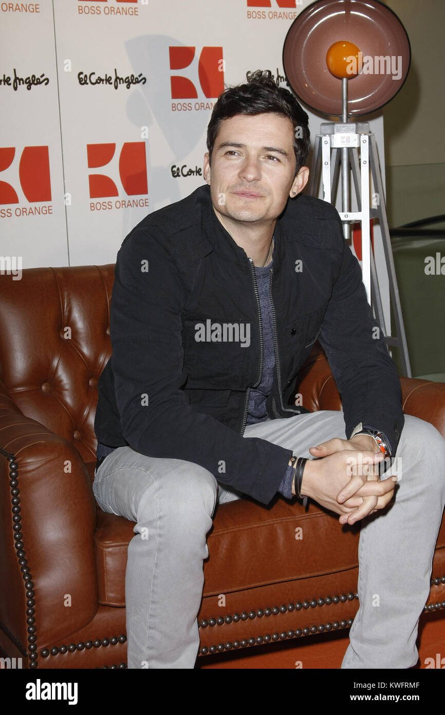 Symptomer i det mindste holdall LONDON, ENGLAND - MARCH 17: Actor Orlando Bloom attends a photocall to  launch Boss Orange Man at Selfridges on March 17, 2011 in London, England.  People: Orlando Bloom Stock Photo - Alamy