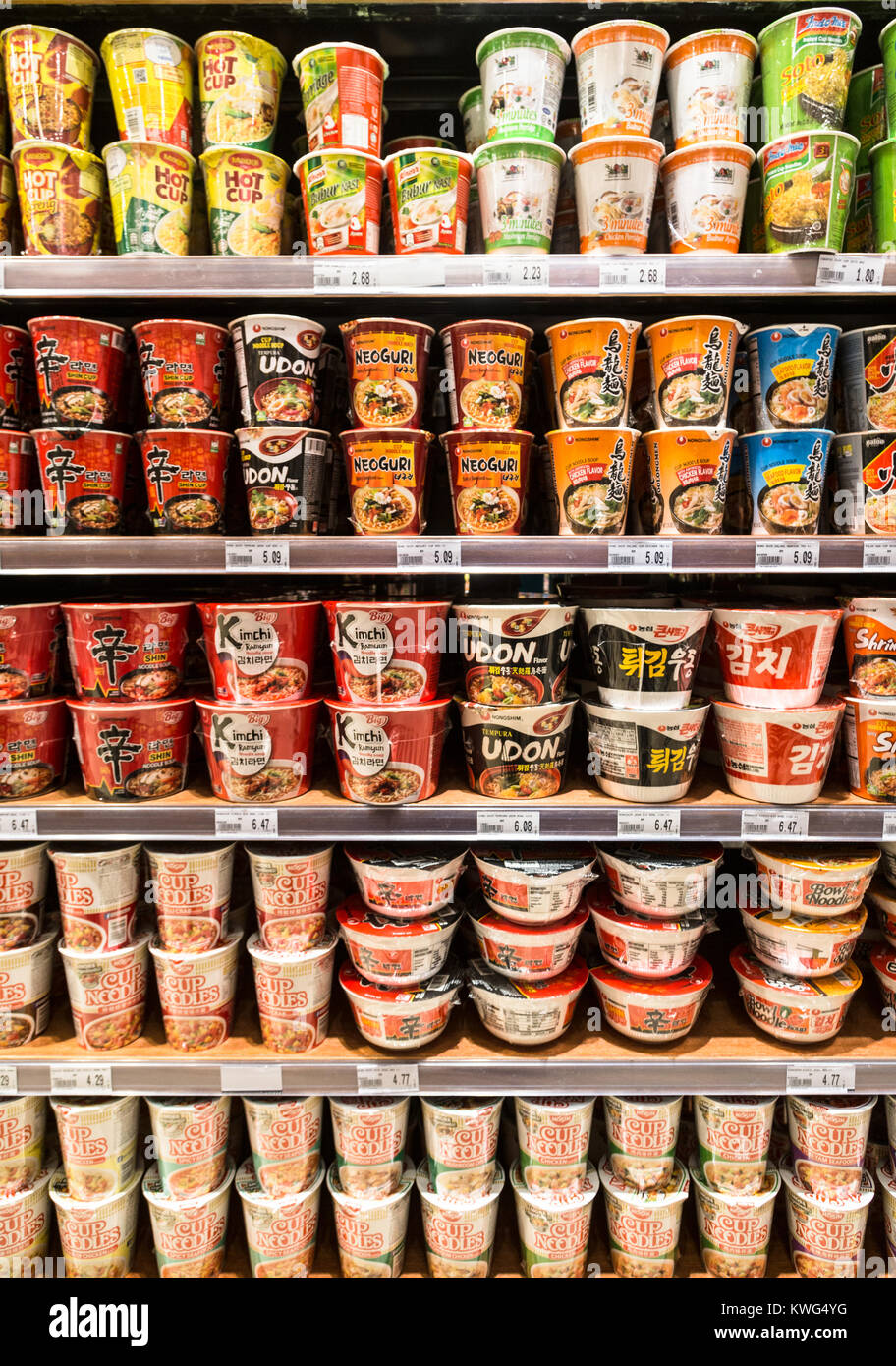 Malaysia noodle cups hires stock photography and images Alamy