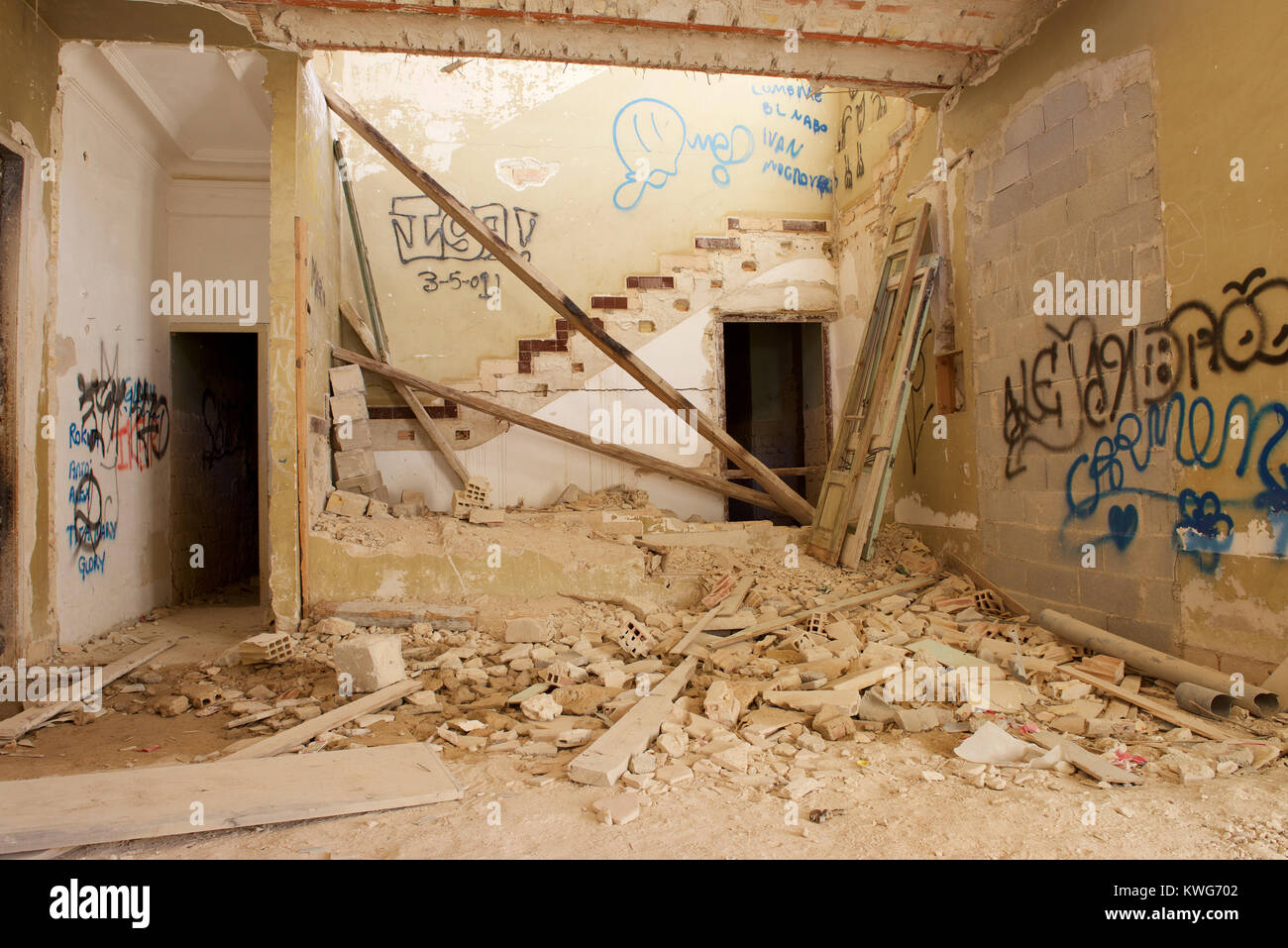 Interior of a derleict building Stock Photo - Alamy