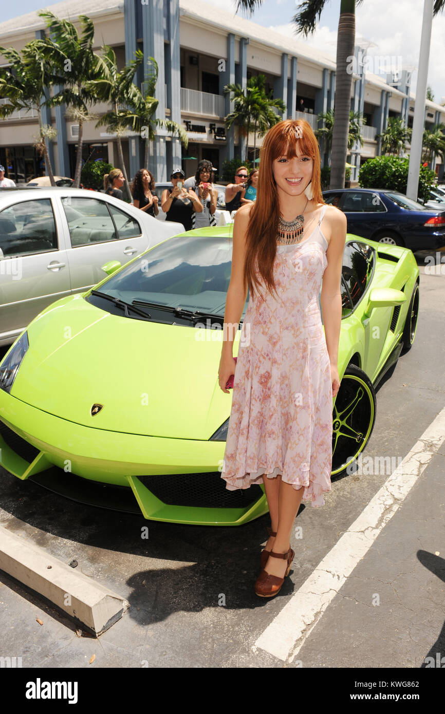 Bella Singer Boca Raton BOCA RATON, FL - AUGUST 27: Bella Thorne makes an appearance at ...