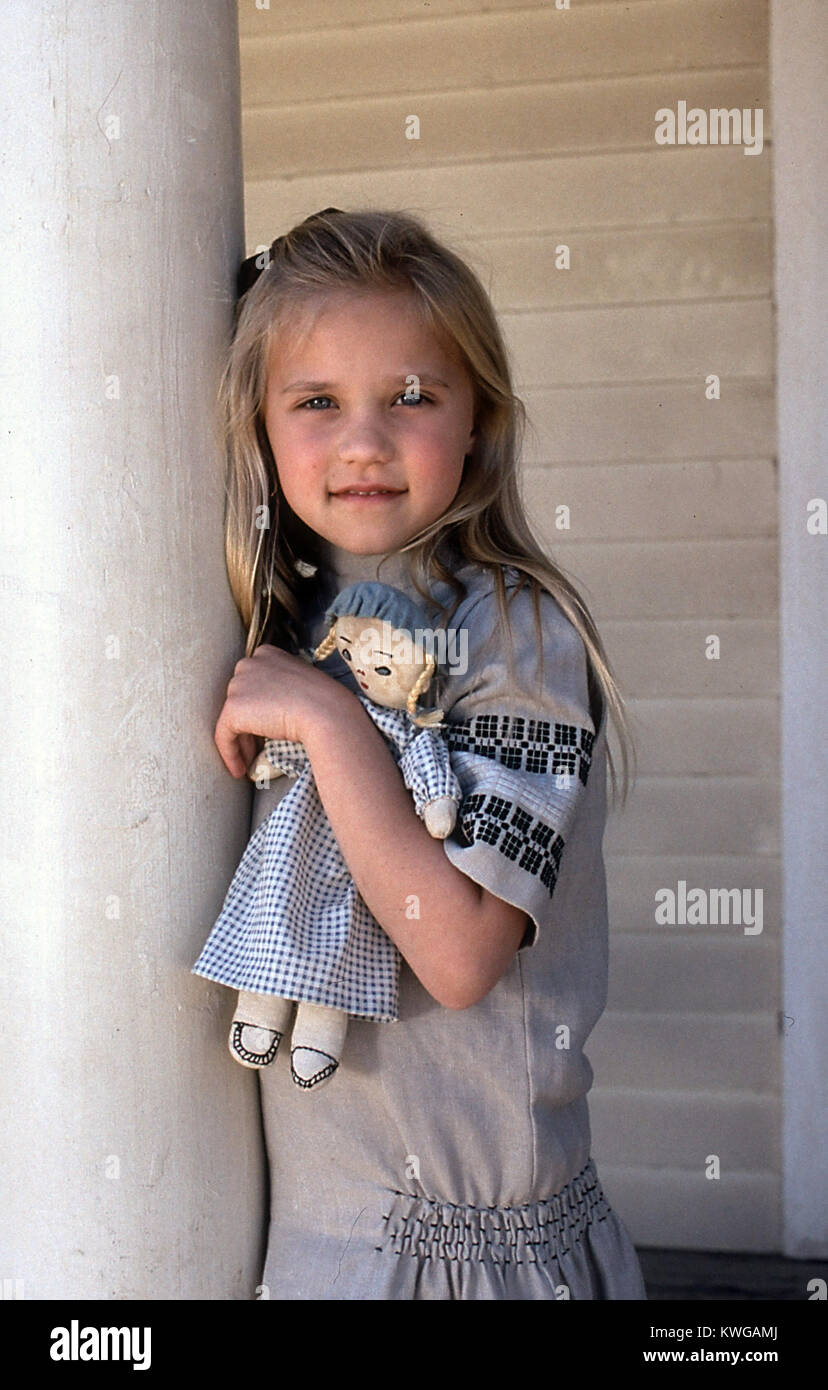 Sep 24, 1999 - SARAH, PLAIN AND TALL: WINTER'S END TV Still PHOTOS INC