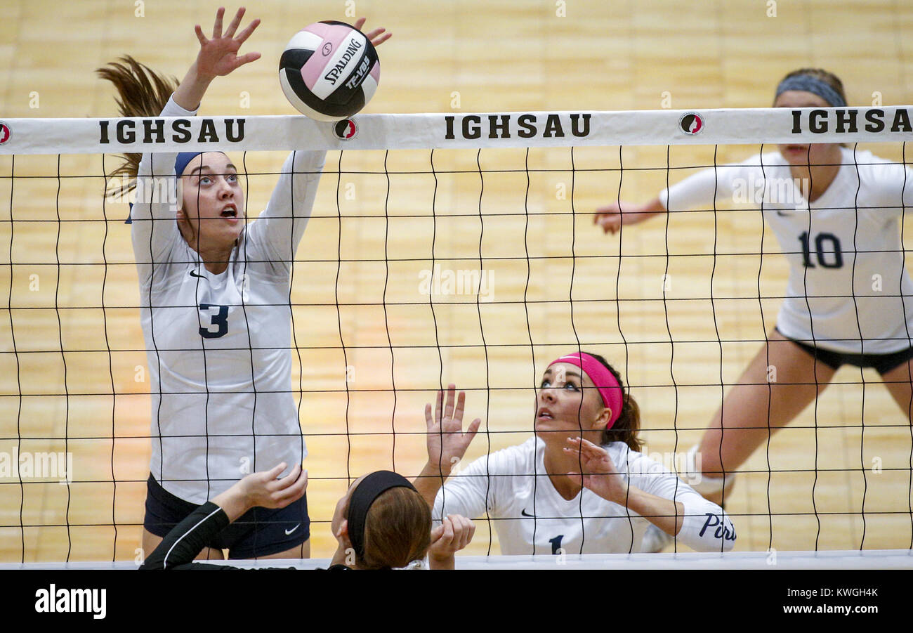 Cedar Rapids, Iowa, USA. 10th Nov, 2016. Hudson's Lauren Murray (3) makes a block during Hudson vs Springville Class 1A semifinal-round state volleyball action played Thursday, Nov. 10, 2016, at the US Cellular Center in Cedar Rapids, Iowa. Credit: Andy Abeyta/Quad-City Times/Quad-City Times/ZUMA Wire/Alamy Live News Stock Photo