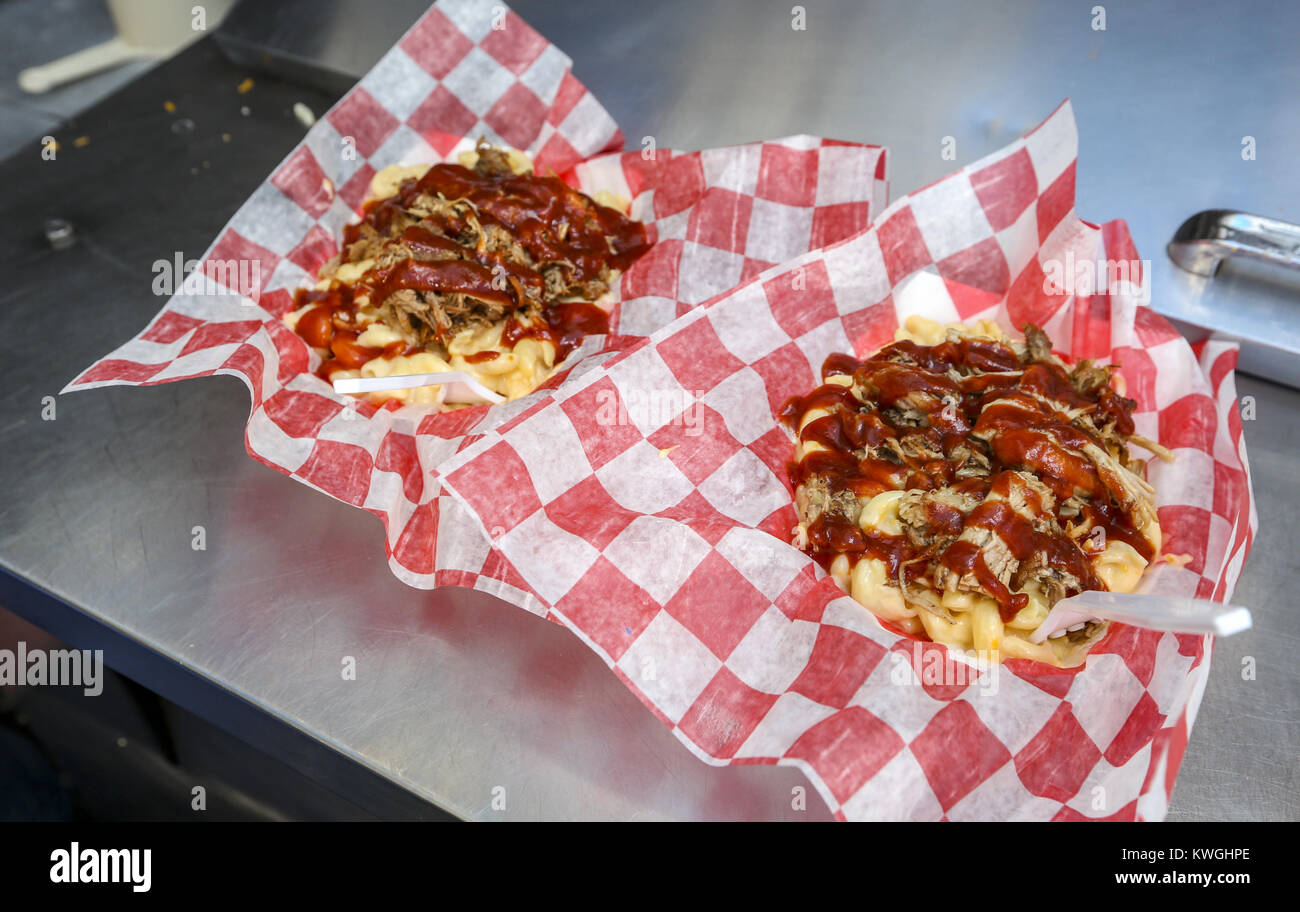 Davenport, Iowa, USA. 16th May, 2017. Two orders of the Southern