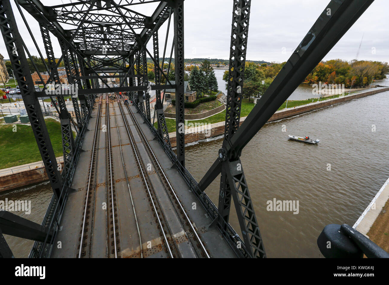 Davenport, Iowa, USA. 12th Oct, 2016. The railroad deck of Government