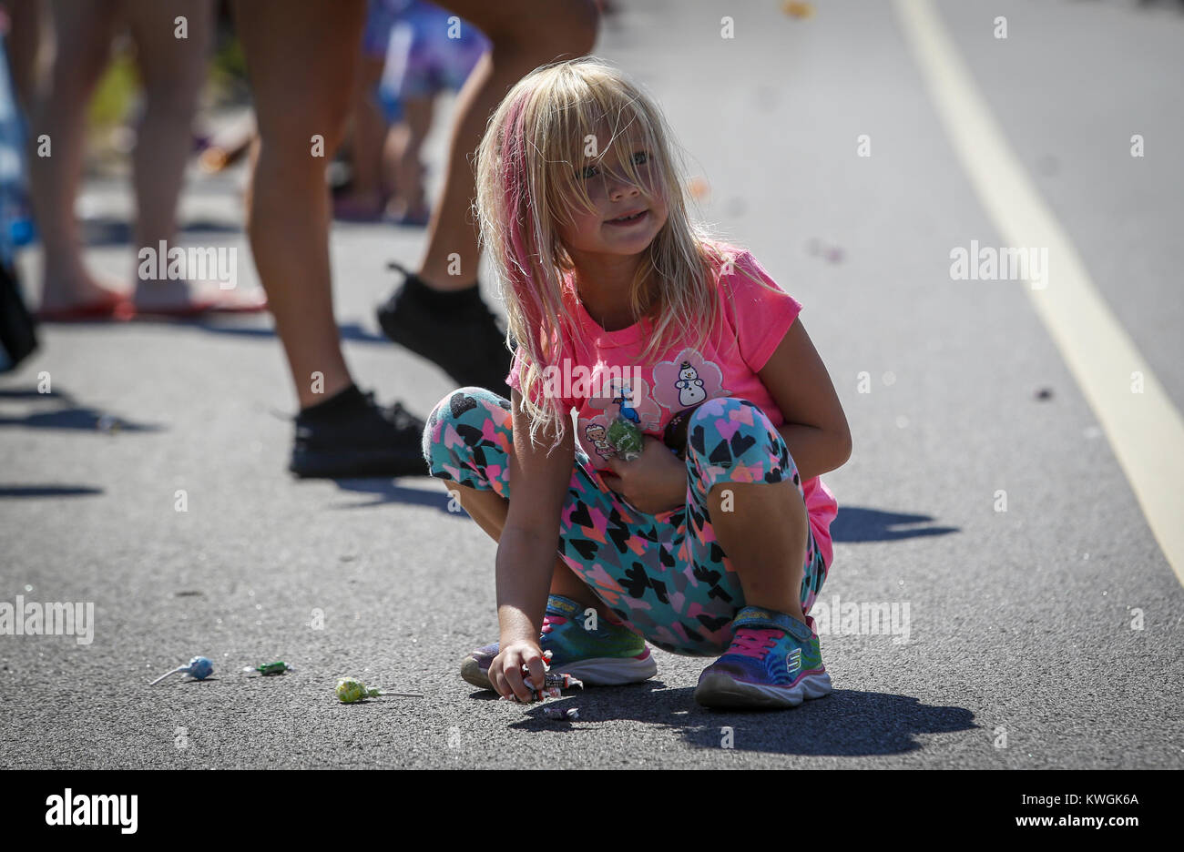 Davenport, Iowa, USA. 5th Sep, 2016. Emma Smith, 5, of Hampton scoops