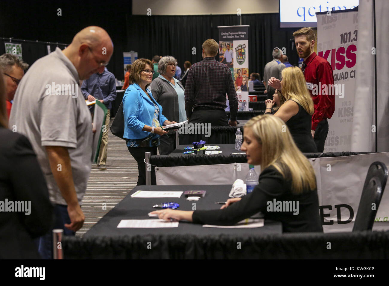 Davenport, Iowa, USA. 27th Sep, 2017. Prospective employees visit