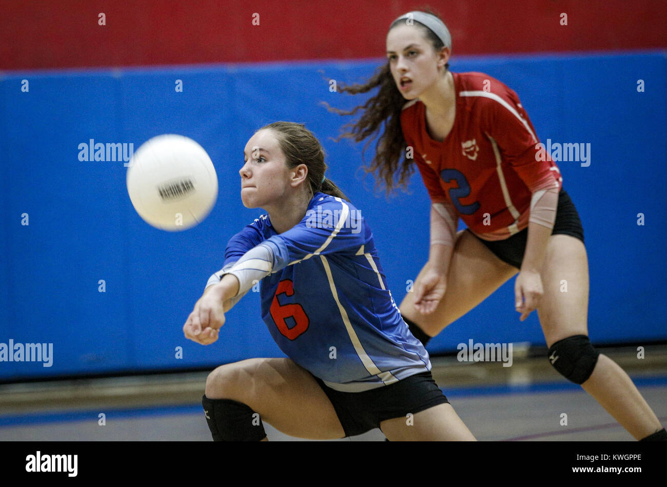 Davenport, Iowa, USA. 6th Sep, 2016. Central's Lindsey Smith (6) drops to a knee for a dig during the third game of their match at George Marshall Gym at Central High School in Davenport on Tuesday, September 6, 2016. Pleasant Valley defeated Davenport Central 3-1 Credit: Andy Abeyta/Quad-City Times/ZUMA Wire/Alamy Live News Stock Photo