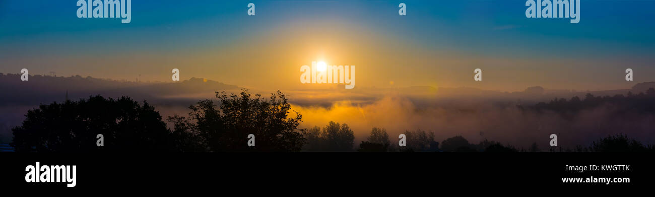 Sunrise over field red white hi-res stock photography and images - Alamy
