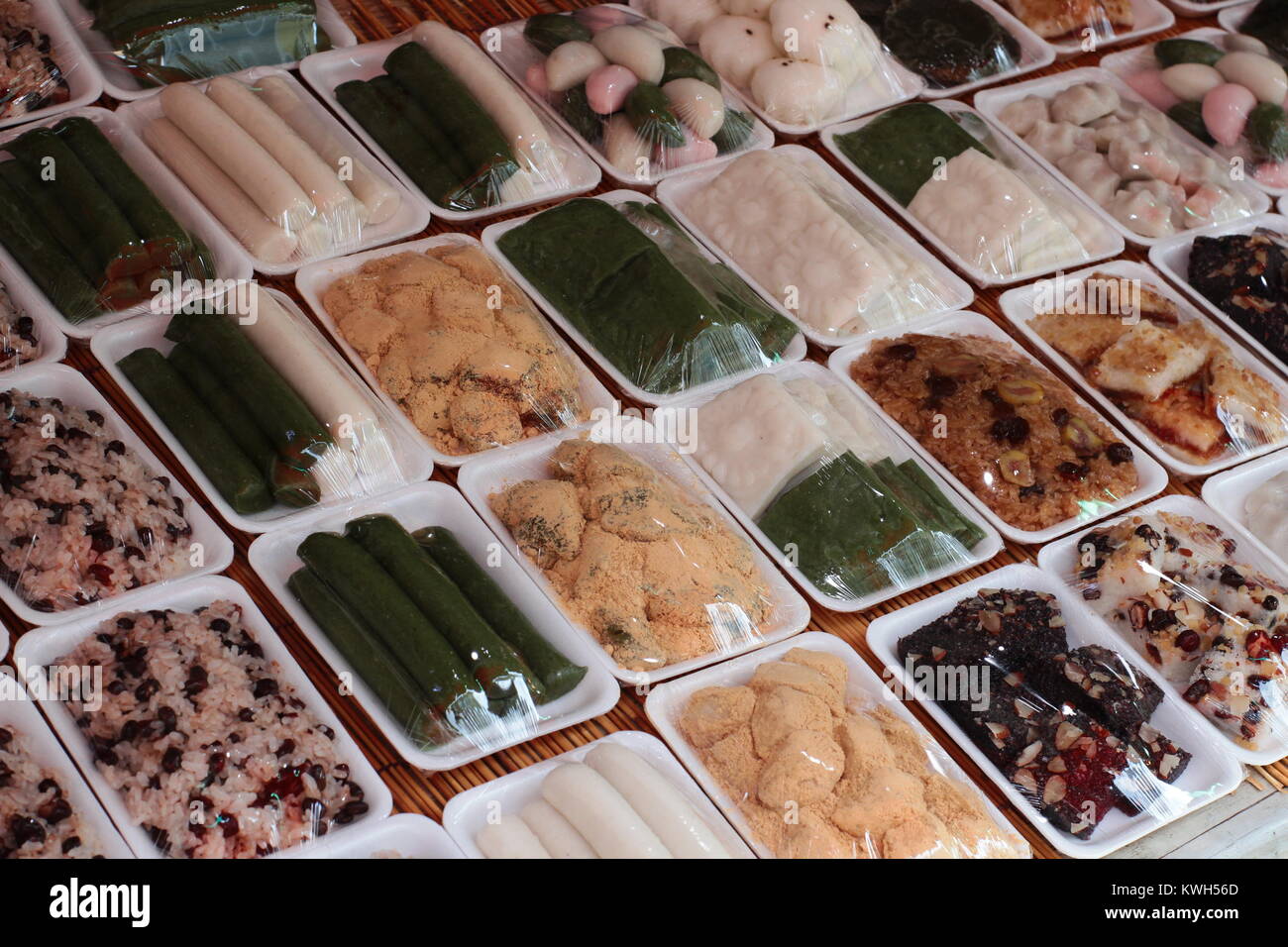 Variety of Korean traditional pastry Stock Photo Alamy