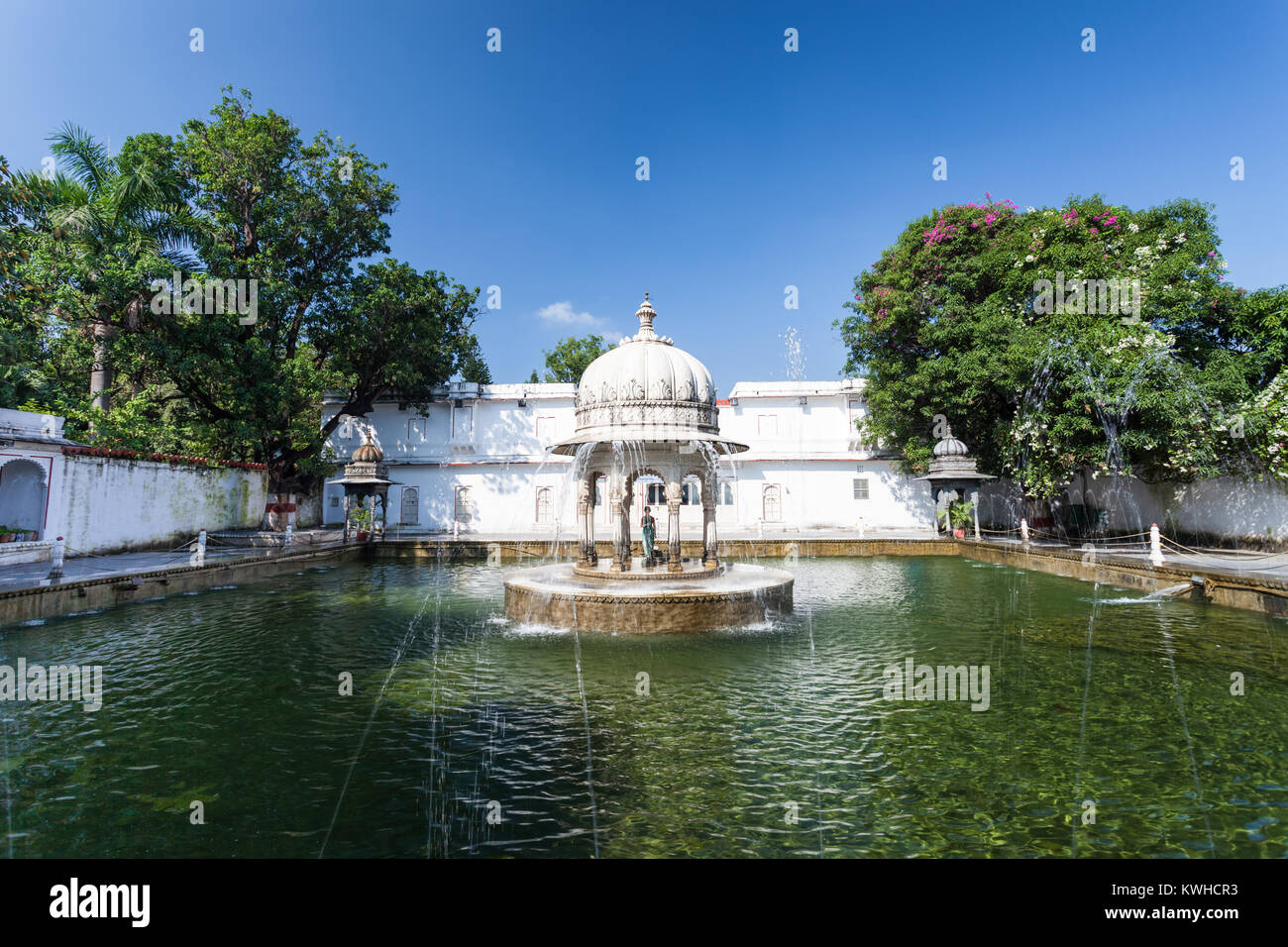 SaheliyonkiBari (Courtyard of the Maidens) is a major garden in