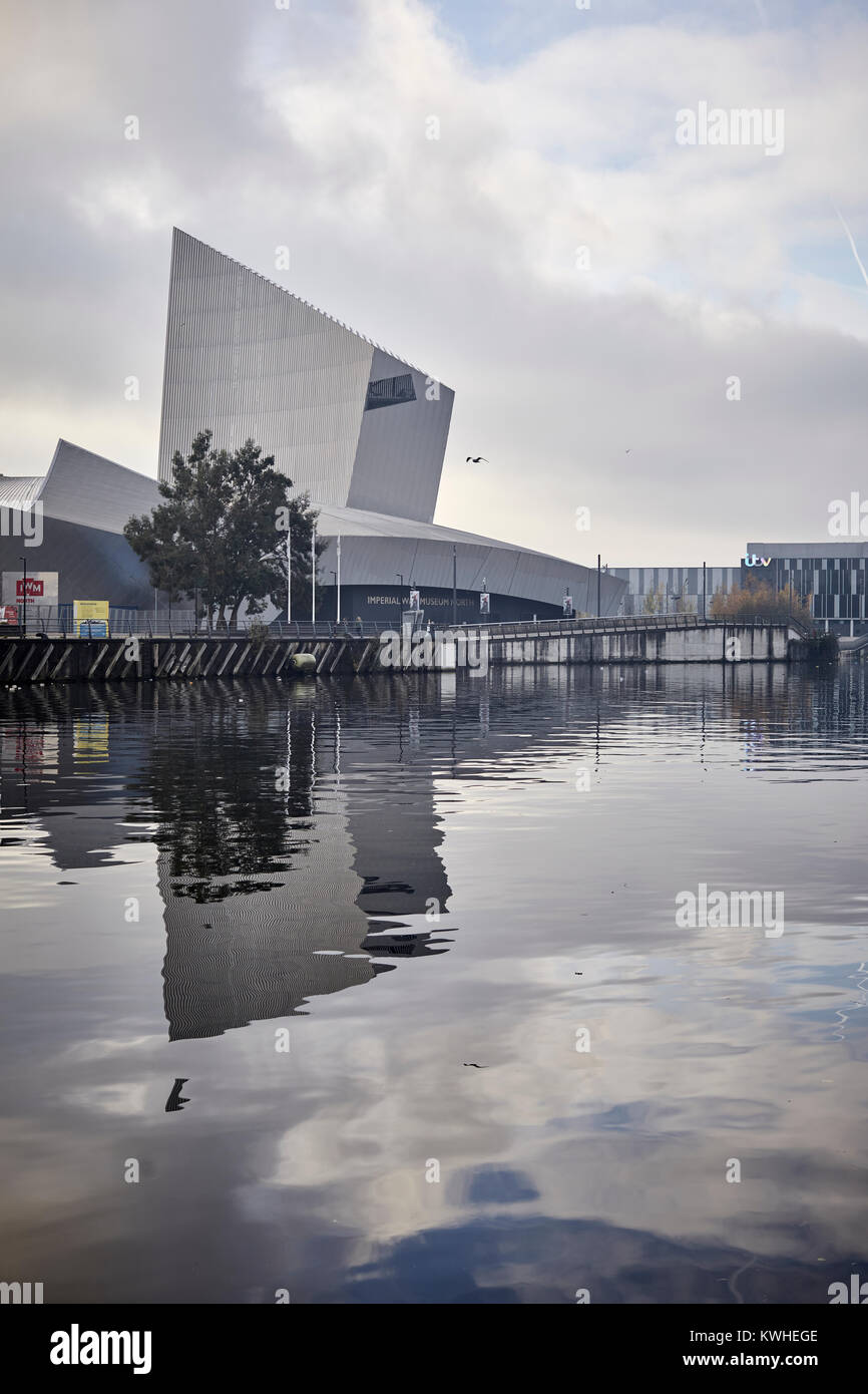 Modern design Imperial War Museum North ( IWM North) in  Trafford Park, Greater Manchester, England. over the Ship Canal at Salford Quays Stock Photo