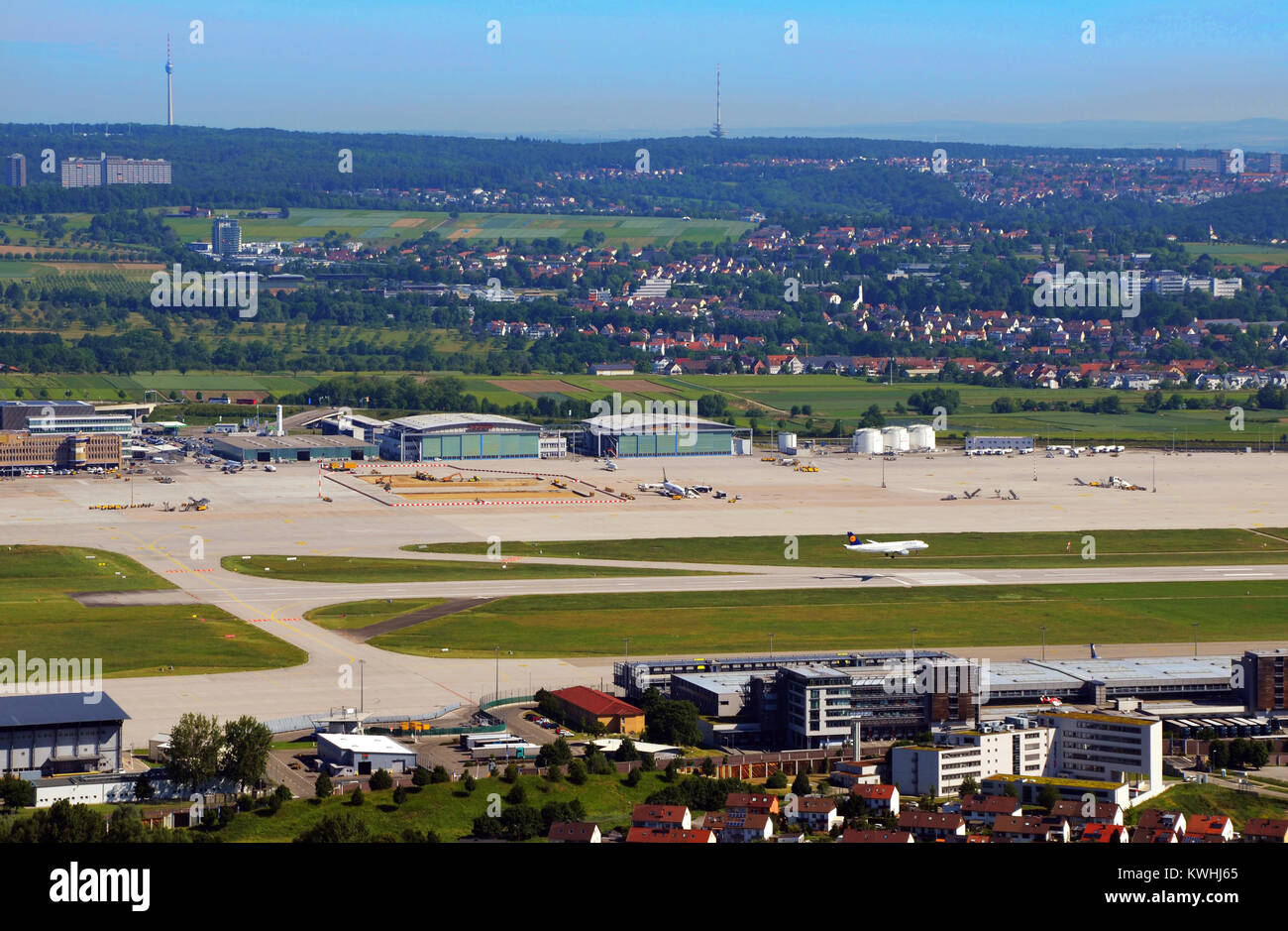 Stuttgart airport hi-res stock photography and images - Alamy