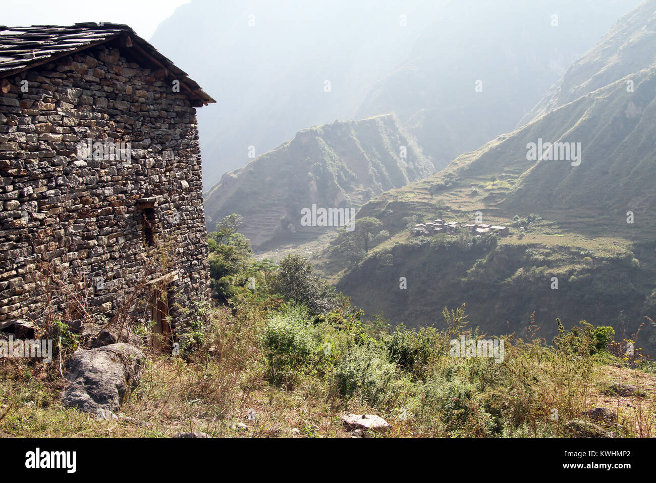 Stone farm house hi-res stock photography and images - Alamy