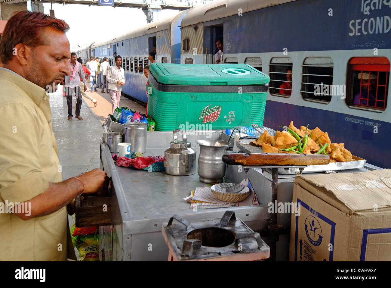 Train station food hires stock photography and images Alamy