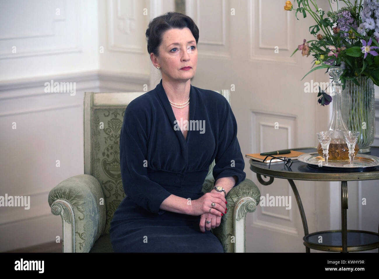 Lesley manville phantom thread hi-res stock photography and images - Alamy