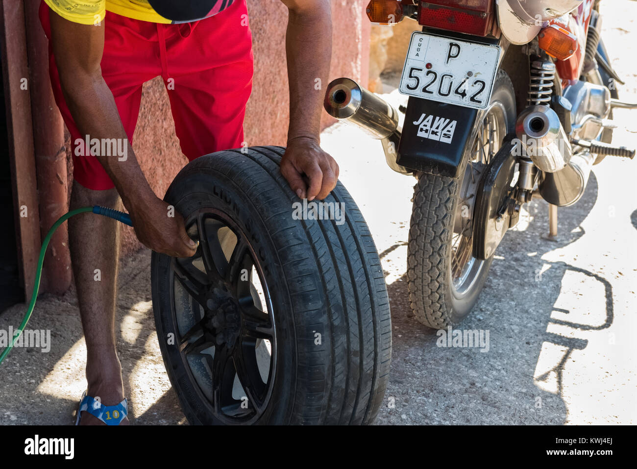 Tire air pump gas station hires stock photography and images Alamy