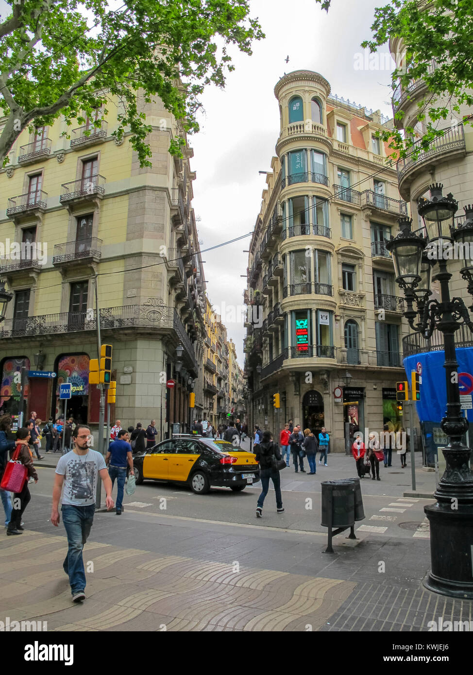 Carrer de santa annna hires stock photography and images Alamy