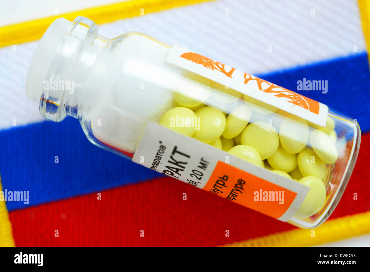 Tablets and Russia flag, doping scandal, symbolic photo, Tabletten und Russland-Fahne, Doping-Skandal, Symbolfoto Stock Photo