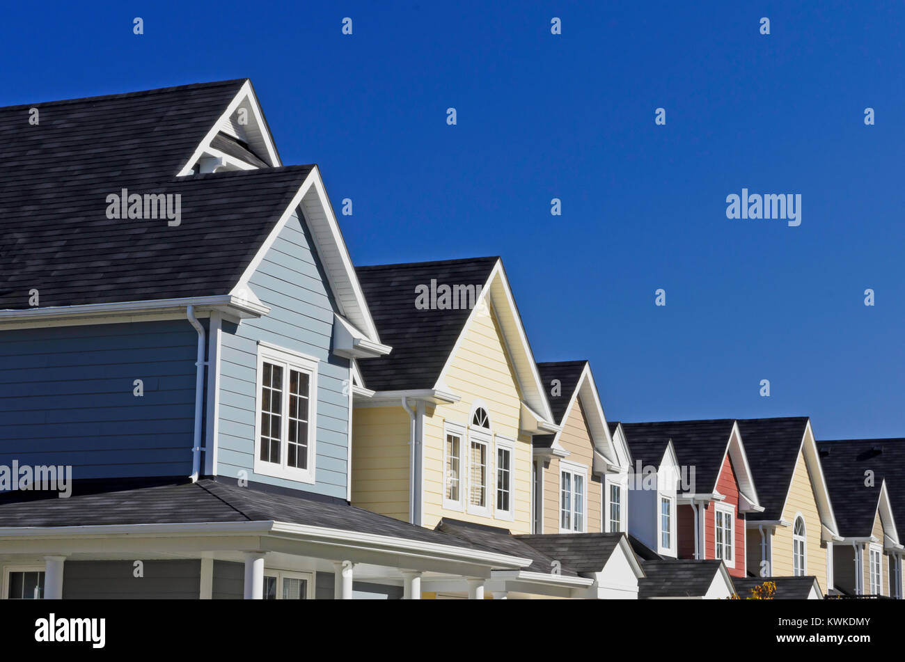 Modern row houses High Resolution Stock Photography and Images - Alamy