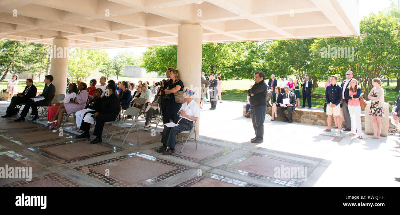 Japanese American Citizens League and the Japanese American Veterans Association’s 67th annual Memorial Day Service in Arlington National Cemetery (17423568193) Stock Photo