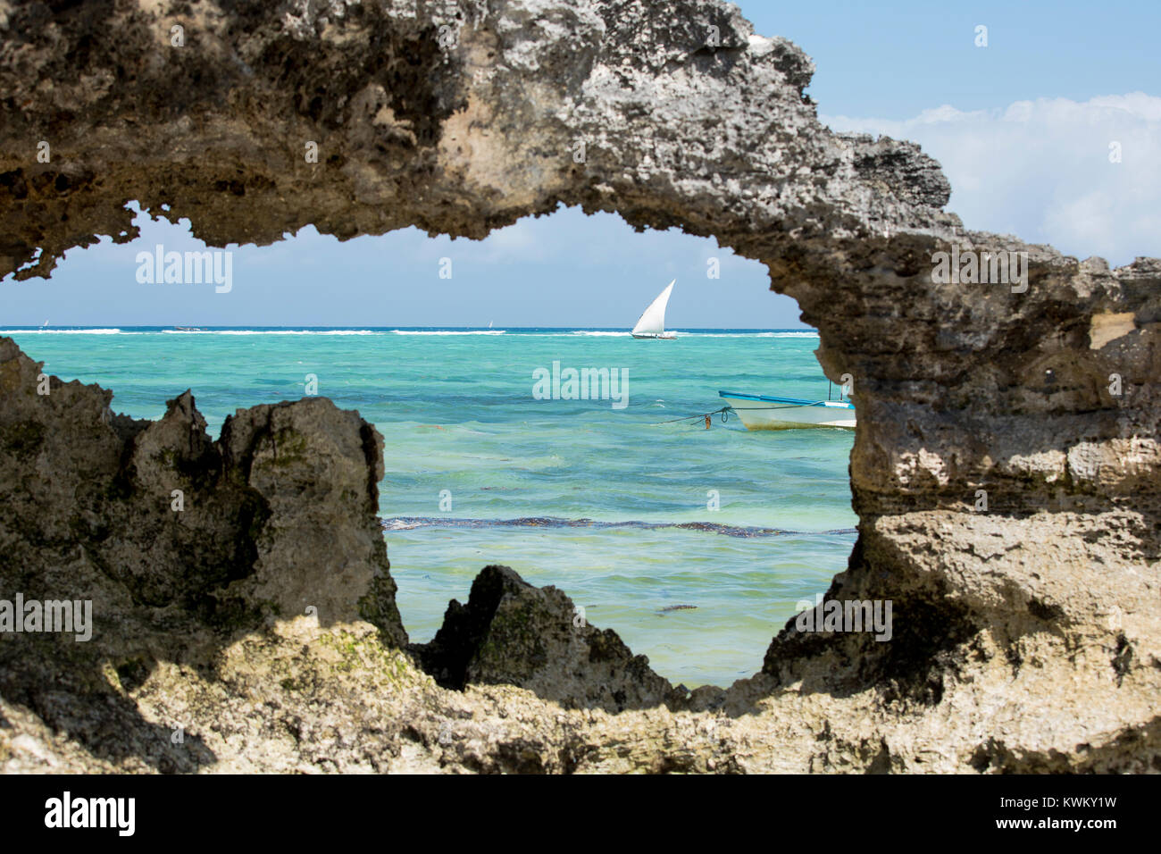 Through rock formation hi-res stock photography and images - Alamy
