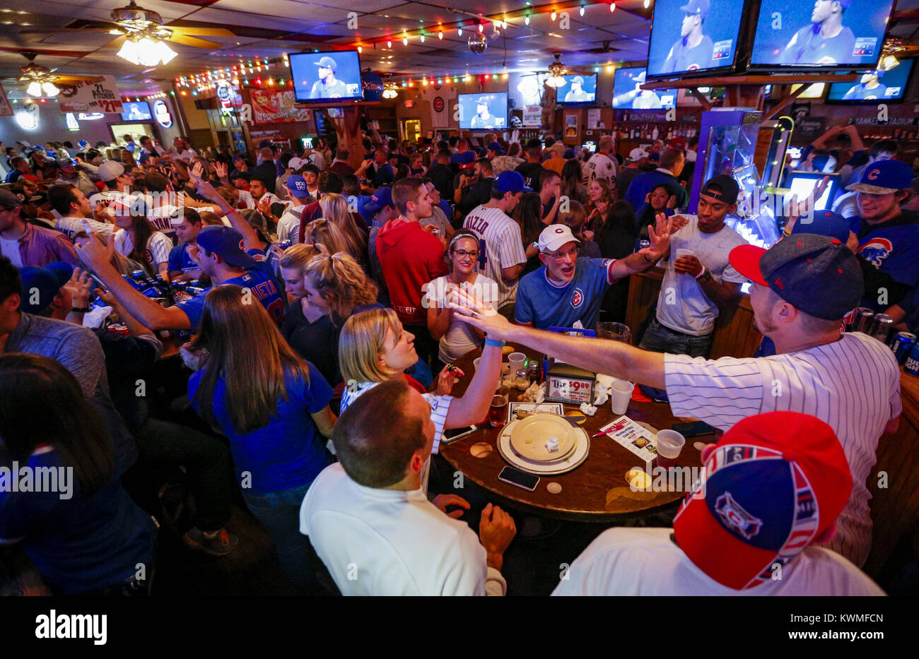 Game seven hires stock photography and images Alamy