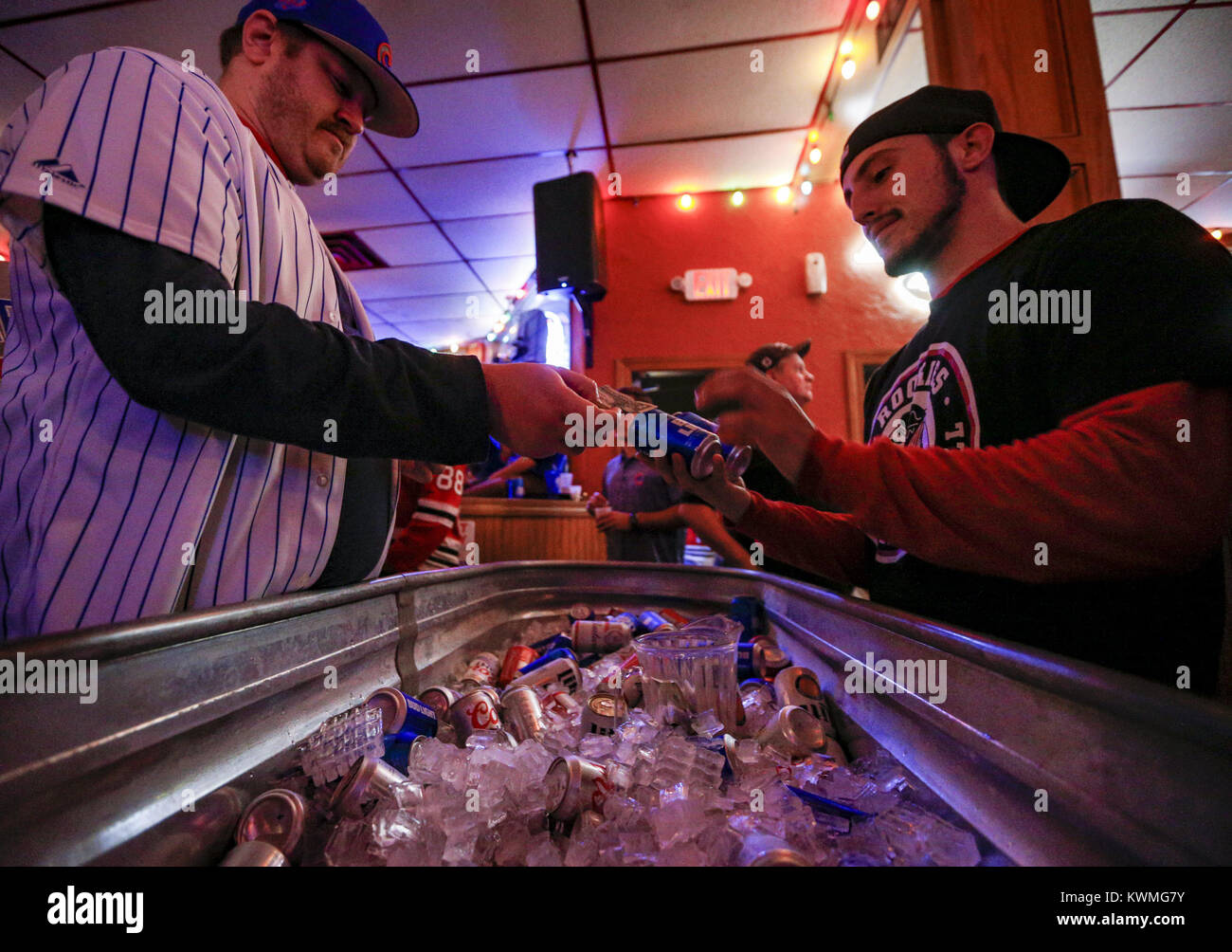 108 bar hires stock photography and images Alamy