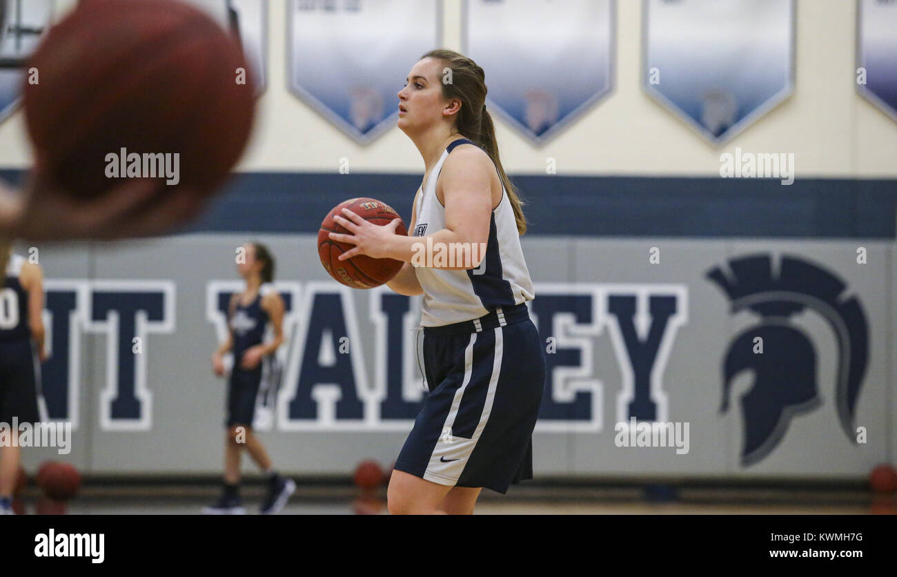 Led by Carleigh Andrews and 6-foot-3 7th grader Kelsi Andrews, Holmes  County cruises into Mississippi 5A girls basketball title game (photos) -  Sports Illustrated High School News, Analysis and More