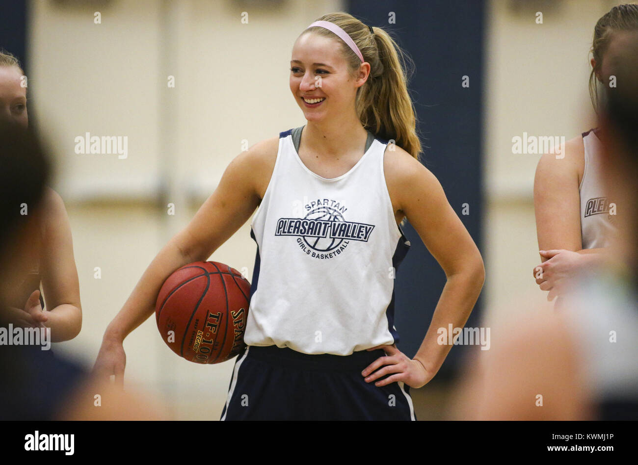 Led by Carleigh Andrews and 6-foot-3 7th grader Kelsi Andrews, Holmes  County cruises into Mississippi 5A girls basketball title game (photos) -  Sports Illustrated High School News, Analysis and More