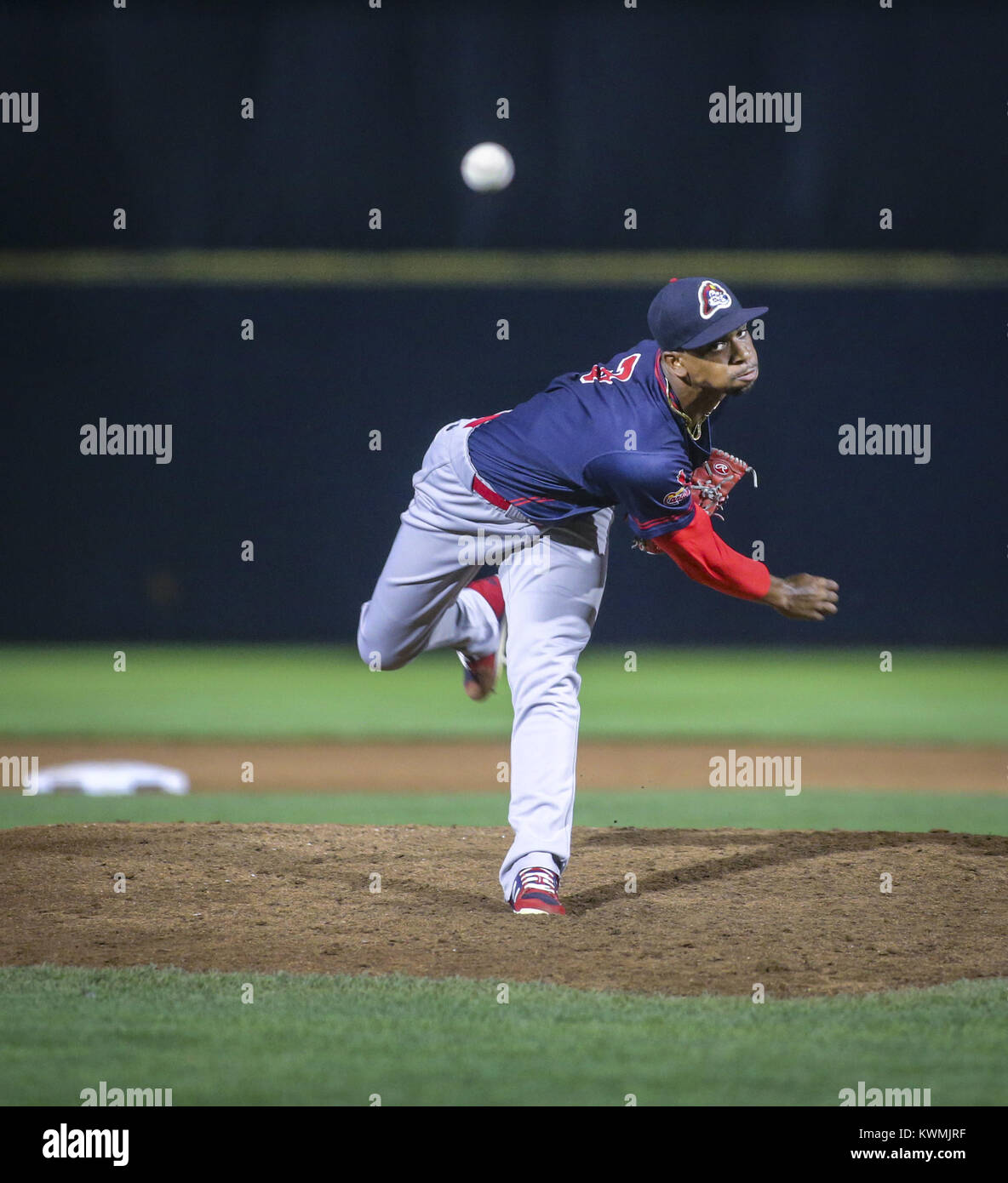 Davenport, Iowa, USA. 16th Aug, 2017. Peoria Chiefs pitcher Ronnie ...