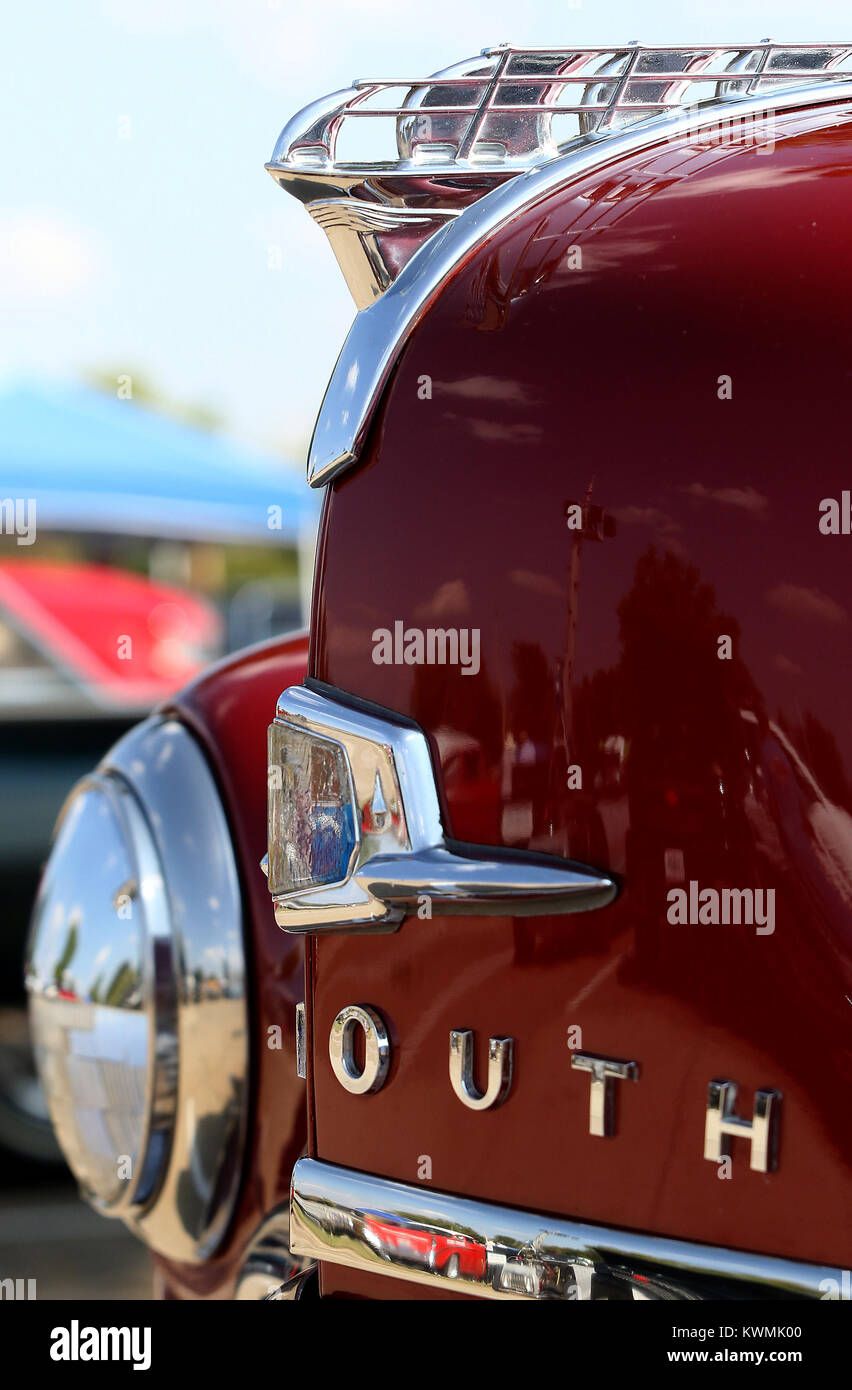 Vintage car front end black hi-res stock photography and images - Alamy