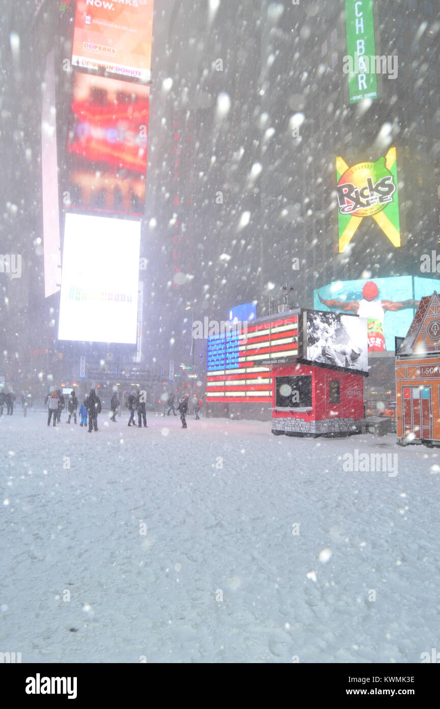New York, NY, USA January 4, 2018 A major storm hits the New York City ...