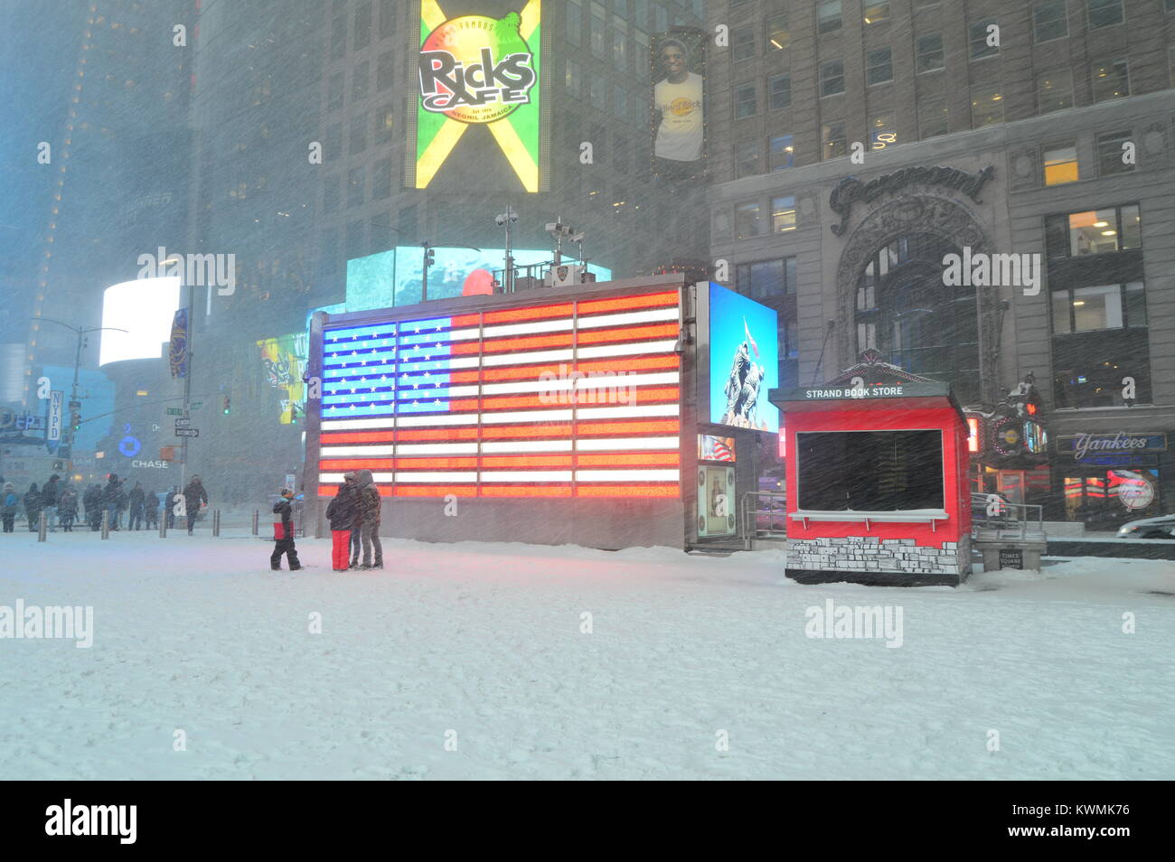 New York, NY, USA January 4, 2018 a major snow storm hits New York City ...